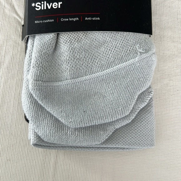 LULULEMON Grey THE Crew Sock *Silver Anti Stink Micro Cushion Training L/XL NWT - Picture 5 of 9